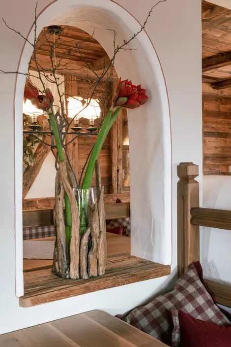 Blumenschmuck in der Gaststube